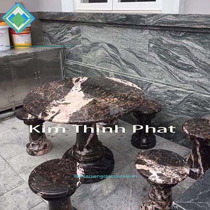 ​đá hoa cương​