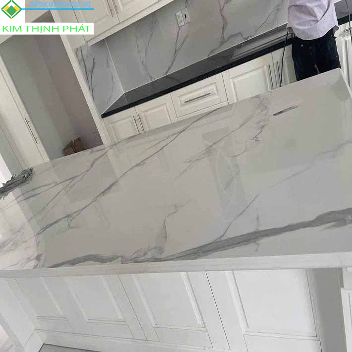 Đá hoa cương trắng sứ ý ốp bàn bếp